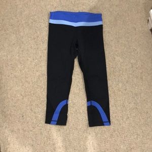 Lululemon black with blue accents capris